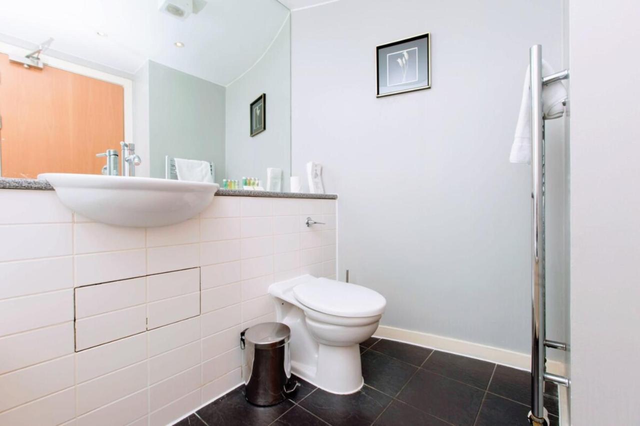 Bright And Stylish Apartment - Old Town Edimburgo Exterior foto